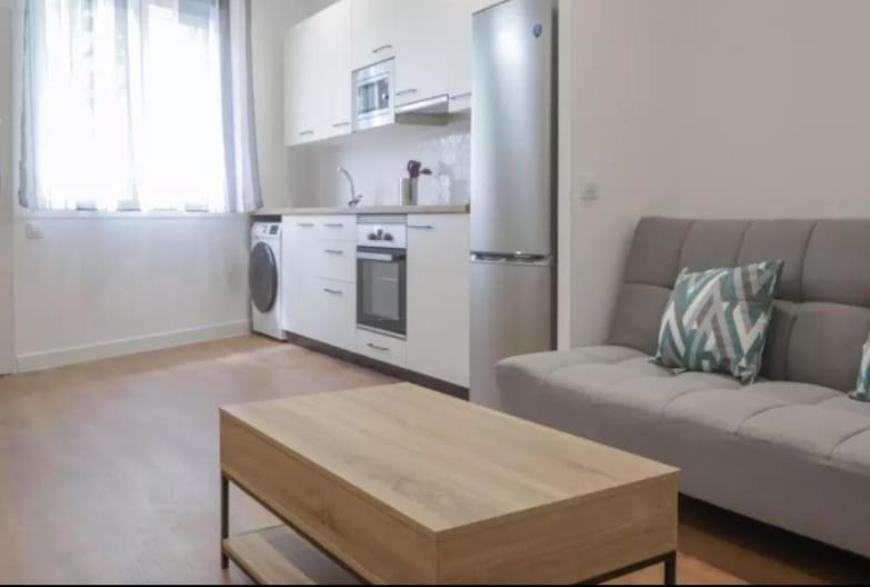 Moderno Estudio En Usera - A 15 Minutos Del Centro Appartement *